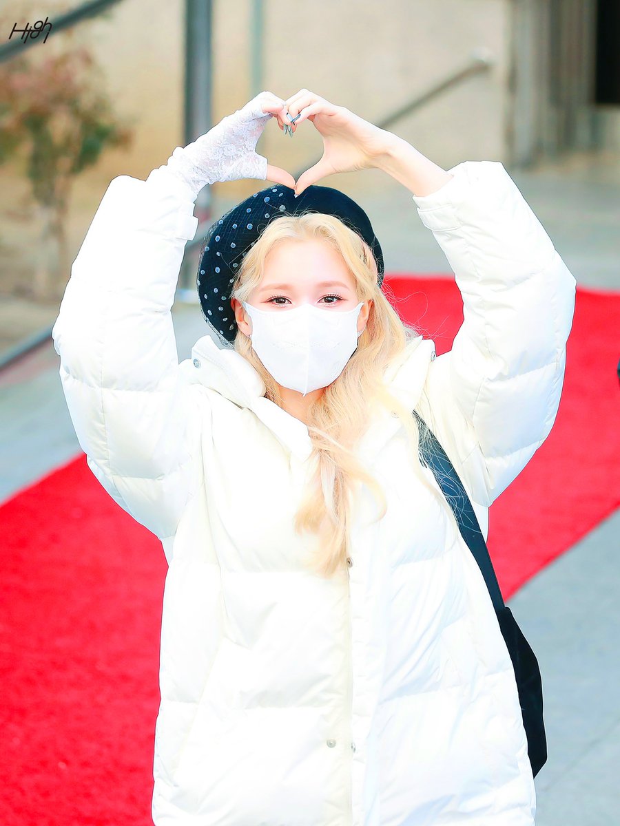 220114 뮤직뱅크

우리 사랑둥이 히에야 좋은 것만 보고 듣고 행복하자! 사랑해 울 공쥬🥰

#KEP1ER #케플러
#HUENING_BAHIYYIH #휴닝바히에