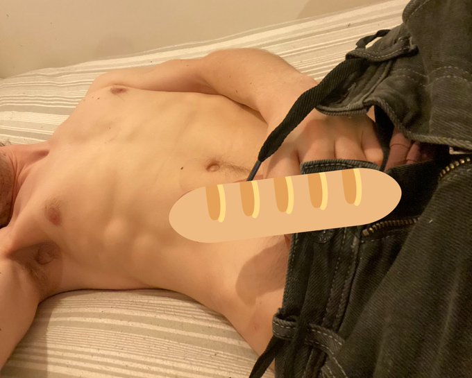 Feeling a little frisky this morning before work. Curious what I got up to? 😉😏 https://t.co/v3dw8HjP