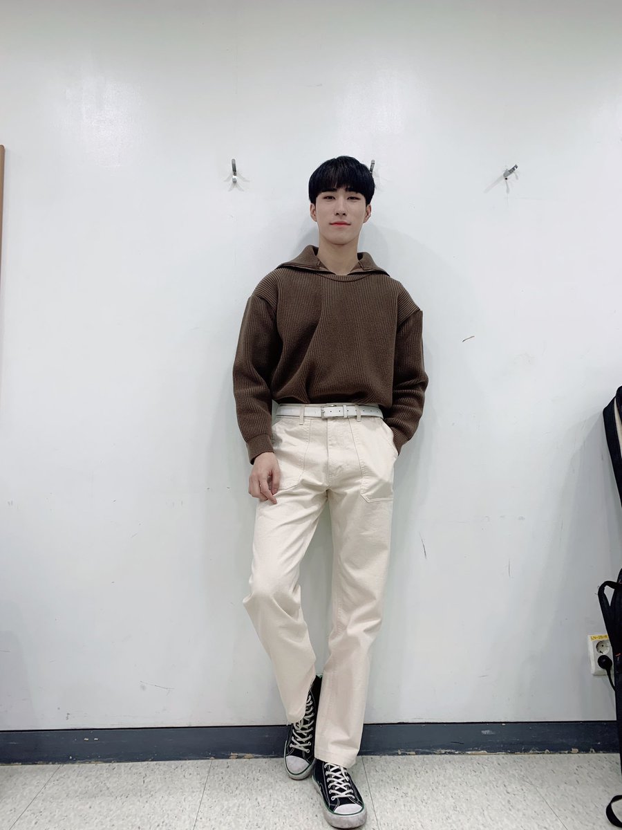 [#PHOTO_BY_ONEWE]

형 나 다리 길이 조금만 줘..🥺

#ONEWE #원위 #하린 #키아