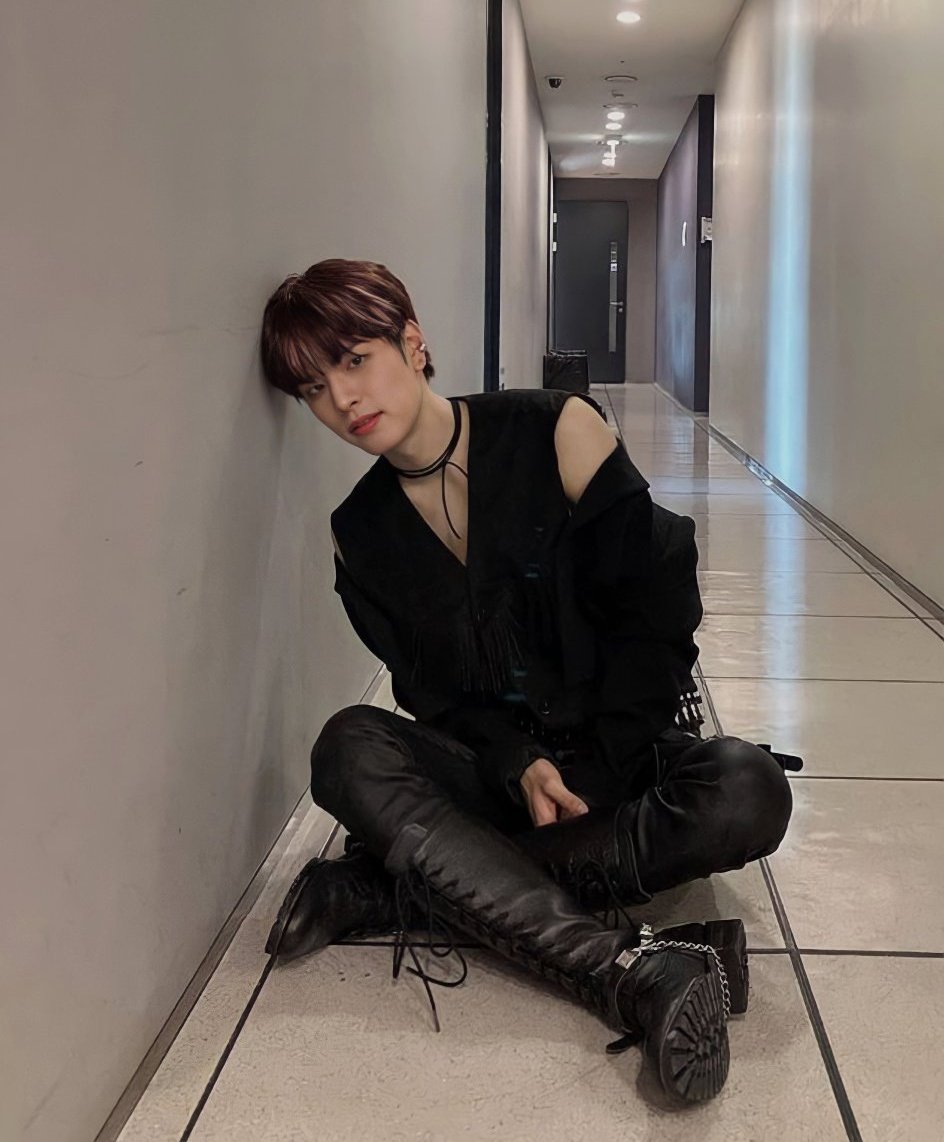 alexiankyle's tweet photo. hi, i am kyle alexian "shan" ramirez from @nzwzrskz's 1975 au. 3rd year pol sci. 1/8 supremos.

like/rt to be mutuals. please retweet to spread, too. thank you. https://t.co/nNAoUf4VM0