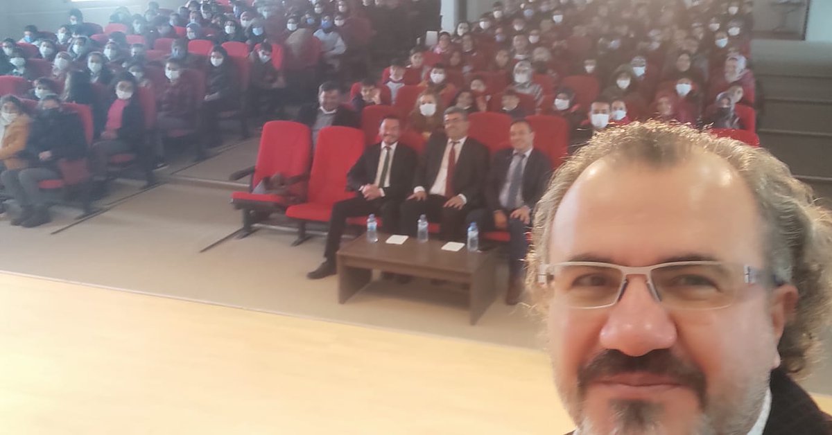 kadinhaniab's tweet photo. Eğitimci Yazar Sıtkı Aslanhan ile bir selfie (özçekim) https://t.co/OixZQiHWEX