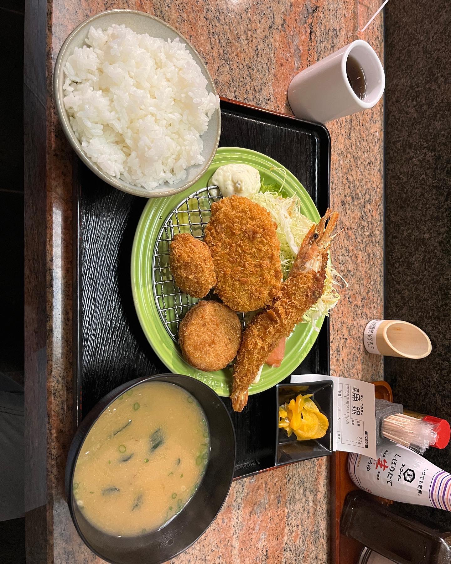 一老太 今日は昼も夜も 海鮮系居酒屋チェーンの料理を堪能しました ランチ 魚銀 ミックスフライ定食 税込800円 ディナー 磯丸水産 鯖塩焼きアジフライ弁当 税別8円 磯丸水産 モンテローザ 魚銀 居酒屋 テイクアウト ランチ