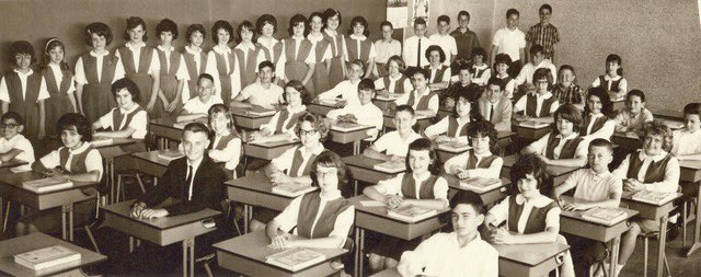OWGKnows's tweet photo. check this out. My 1963/64 7th grade class. shit the future was so bright #livineasy #13again #owgknows https://t.co/2a2U3X0ZwE