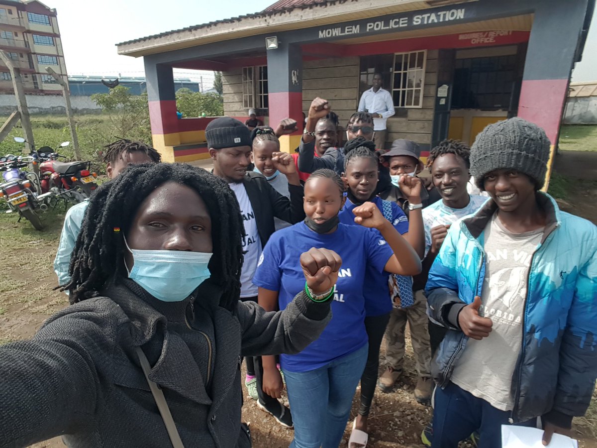 LawyerwaMtaa's tweet photo. Thank you all for your solidarity the four young men were released Unconditionally but they were asked to comeback to the station for further investigation 
#StopArbitraryarrest 
@husskhalid @Njokiwamai @alaminkimathi @HakiAfrica @jackimkaluka @UhaiWetu @Javan_thepoet https://t.co/2sqzOPxhRk