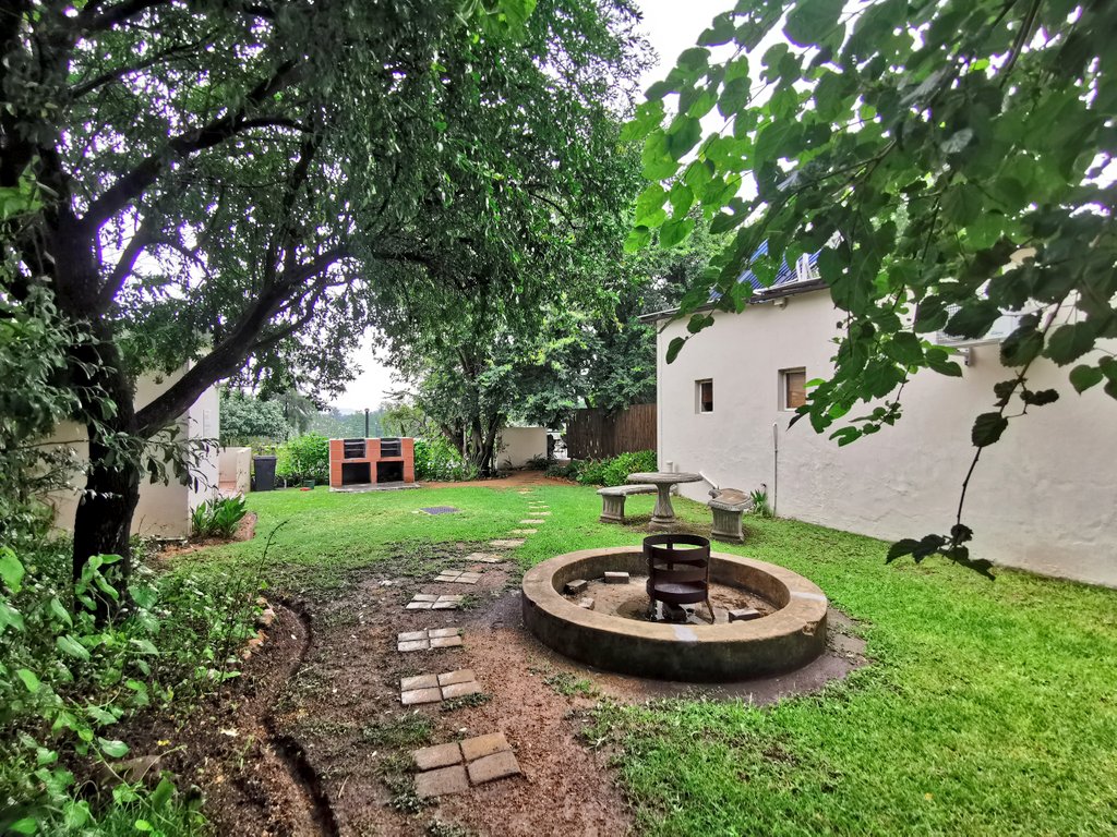 3tfusion's tweet photo. Lanseria Country Estate 

@LanseriaCE is situated just a stone throw away from #LanseriaAirport, few kilometres from @LionParkSA @cradlehumankind @HartiesCableway &amp; many more well know attractions https://t.co/NJhTyjDl7T