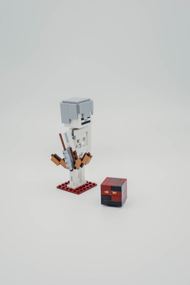 Happy Wednesday! Finish this week strong!

Today's highlight is the Minecraft Bigfig Set - 21150.

This set was released in 2019 and was retired in January of 2020.

#minecraftlego #lego #minecraft #build2022 #skeleton #legoskeleton #magma #bowandarrow #bigfig