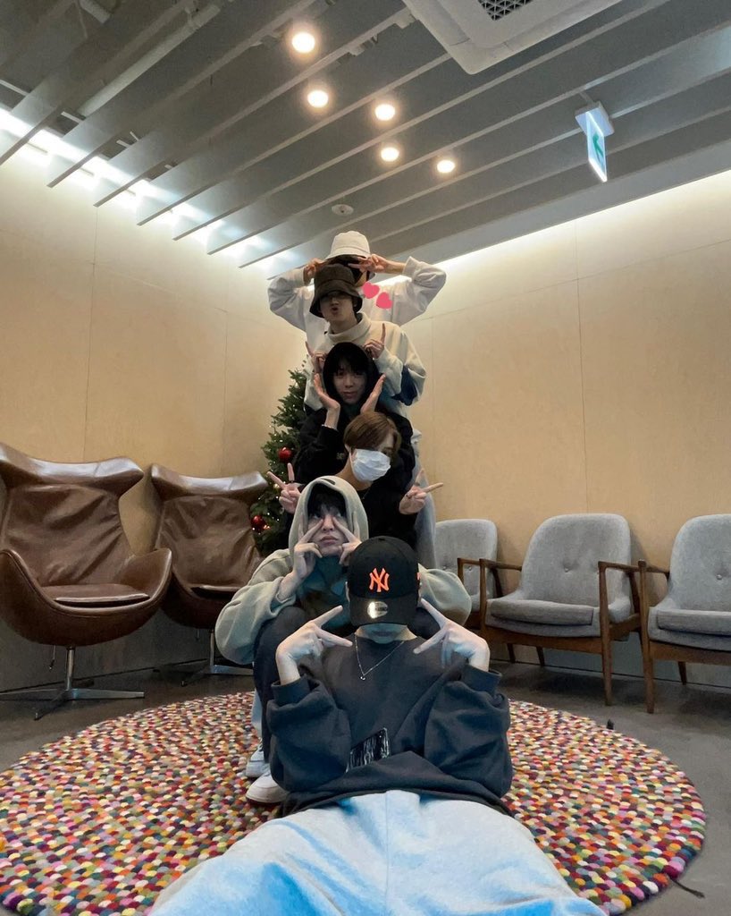 ทุกคนขาาาา~~ น้องยอร์ชจริงๆค่ะมาเป็นรูปเลอออ😭😭😭 อูชานเรียกว่ายูจิด้วย🤍

#YorchYongsin #ยอร์ชยงศิลป์