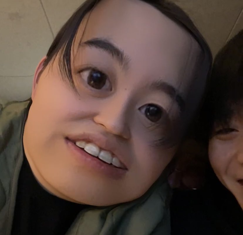 프사로 존존나 쓰고 싶은데 사회적 채면이 있으니 참겠음