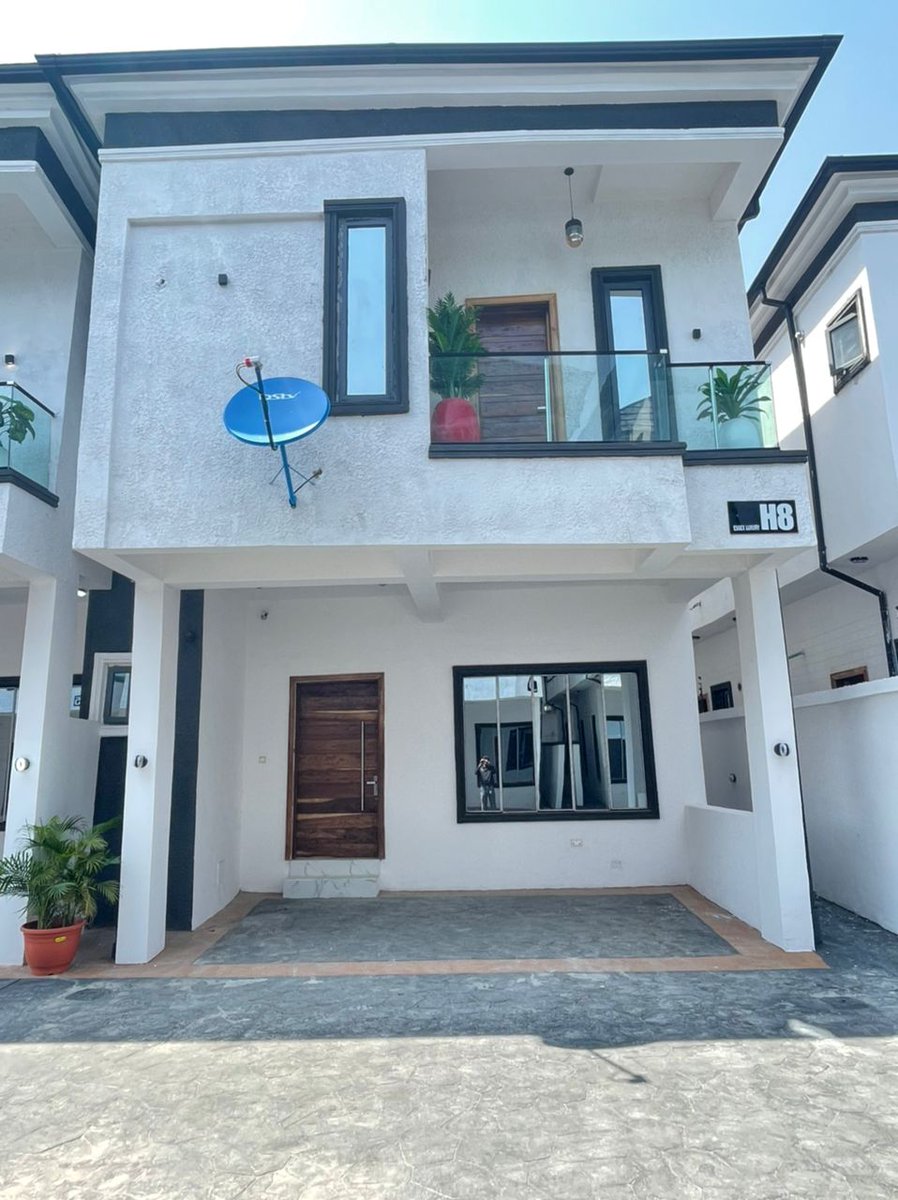 Prince_Julius1's tweet photo. 4Bedroom Terrace Duplex 

Location: Ikota 

Rent: 4.5Million 

Agency: 10%

Legal: 10%

Caution: 250k

Service Charge: 500k

#AFCON2021 
#DeleAdeleke  Cedis 
Ghana unilag Guinea Bissau CGPA God Abeg https://t.co/madH2gPv4U