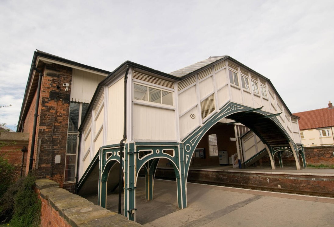🔥 SAVE has also objected to plans by <a href="/networkrail/">Network Rail</a> to remove the canopy on Beverley's grade II listed station footbridge 🚂The 1890s footbridge canopy is a unique example on the railway, but would be replaced with pre-fabricated steel railings and grills🧱bit.ly/3fC4WZ8