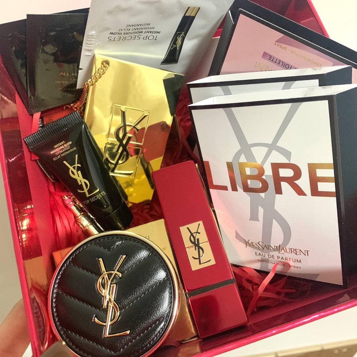 I think I've become a big fan of YSL, but I have to say their products are really good😍😍😍