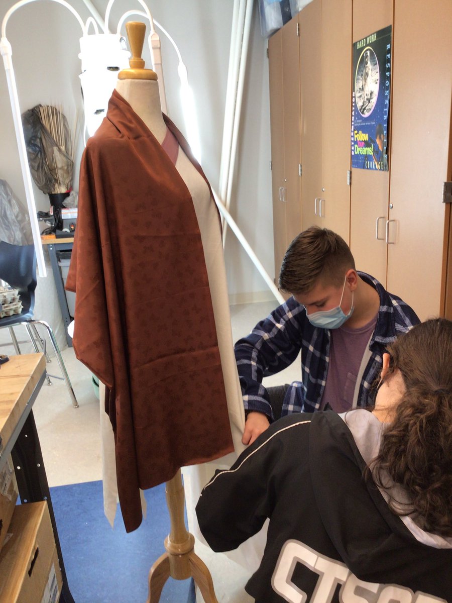 MrsRobbins_STEM's tweet image. When  STEM meets Project Runway…… #STEMeducation