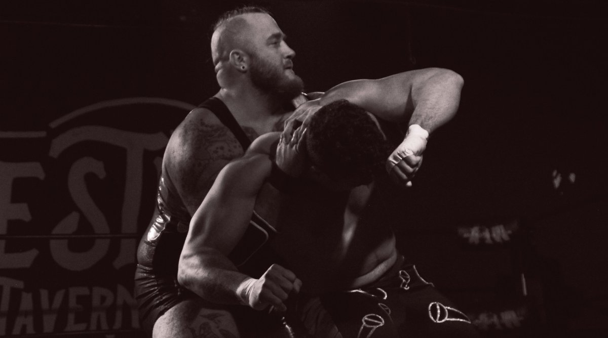 MsChelleBelle83's tweet photo. Some photo's from #AIWEther of @dErEk_DiLLiNGeR & @PlatinumMax https://t.co/g4v3AVoEEh