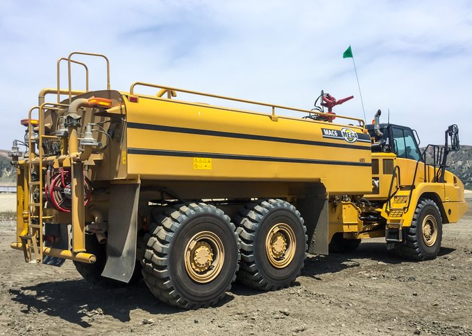 Quinn_Cat's tweet photo. Mega is in the process of completing the 3rd of 4 MAC6FB 6,000gl. water tanks for installation on #CAT730 which will be delivered to a customer by #QiunnCat. Ask a Quinn sales rep about OEM applications available for your Cat equipment. https://t.co/iLFBb2Rs10 https://t.co/an0chAVEBe