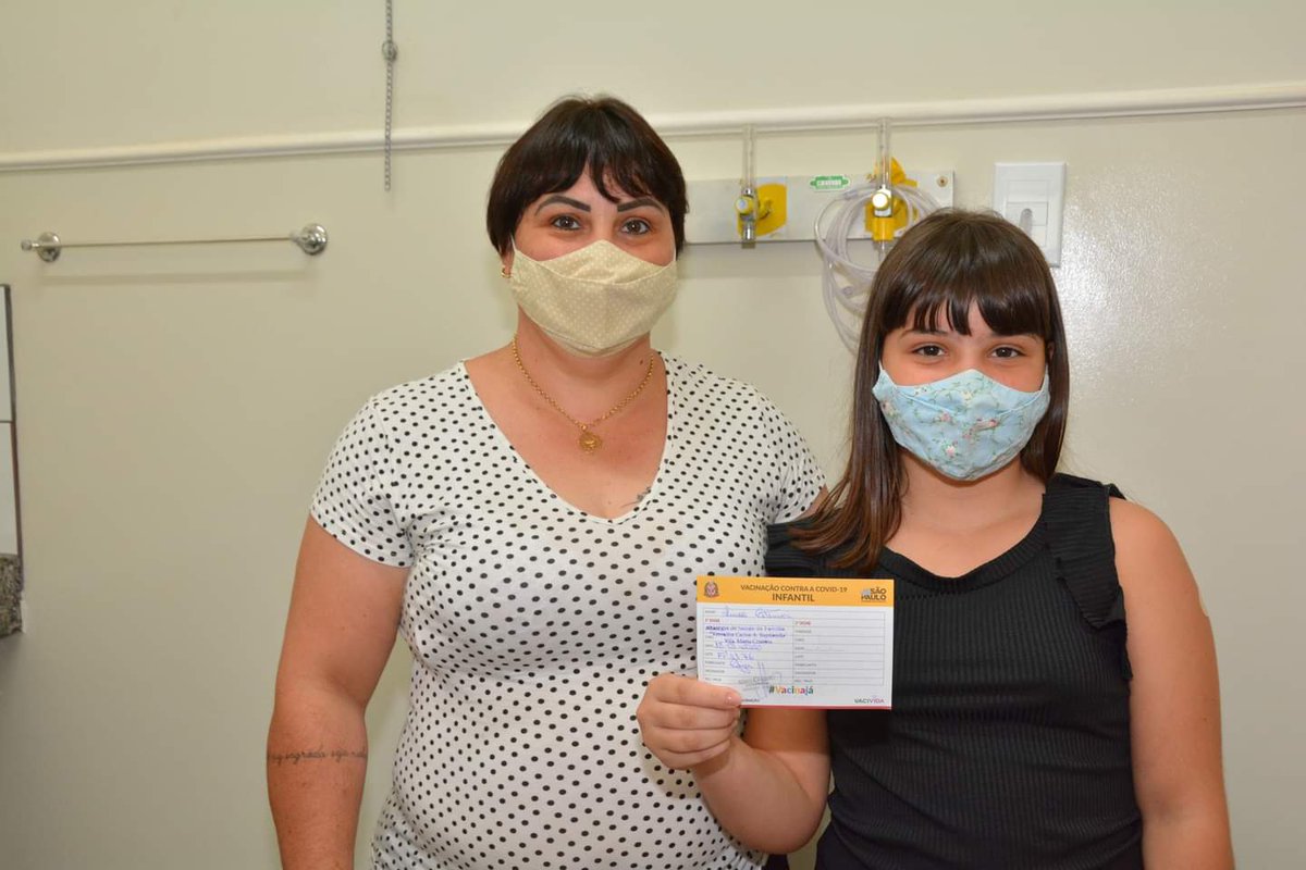 ClaudeLuca_'s tweet photo. Quero que a @Unesp_Oficial se pronuncie para confirmar a veracidade ou não dessa informação que recebi.
"Bom dia. Peço orações para a pequena Luísa Petenici, sofreu uma parada cardíaca que foi confirmada pela equipe da Unesp ter sido reação da vacina que tomou na tarde de ontem." https://t.co/0yh7P5nnSN