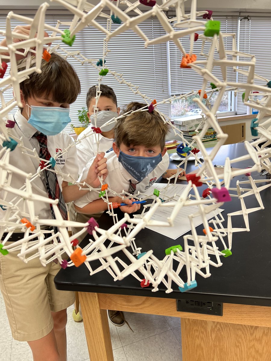HsesMsScience's tweet photo. We are learning about observations and characteristics https://t.co/Jh4gejIGIU