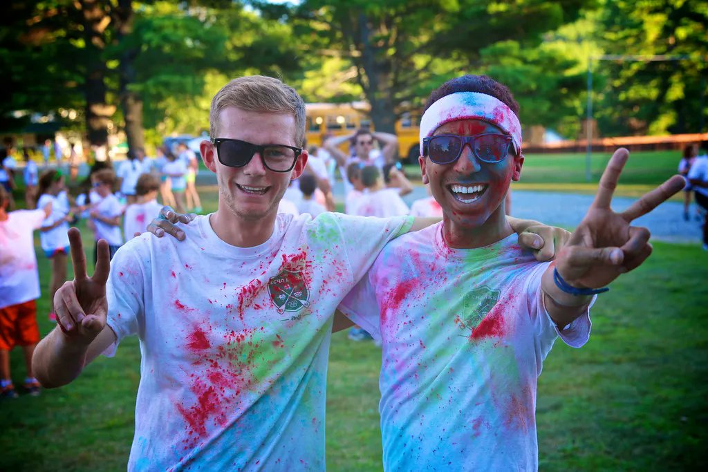 Spot the difference. 🧐.
We can't promise the safety of your sunglasses but we can promise that you'll have an awesome summer at camp!!🙌

#students #summer2022 #jobopportunity #workincanada #bestsummerever #webinar #tunein #america #WednesdayMotivation #TrendingNow #photography