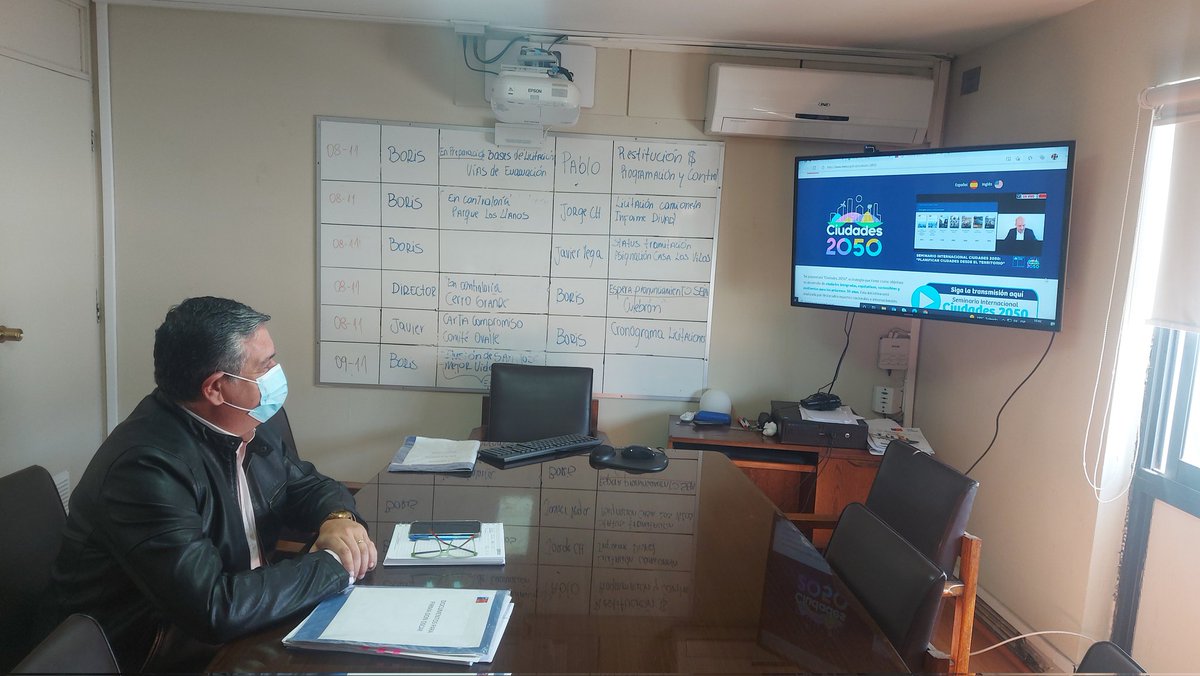 ServiuCoquimbo's tweet photo. Nuestro Director @ServiuCoquimbo @O_GutierrezS siguiendo la transmisión del Seminario Internacional #Ciudades2050 que presenta estrategia de planificación urbana de largo plazo del @Minvu a través del análisis de expert@s nacionales e internacionales https://t.co/YTYFwuDF5v