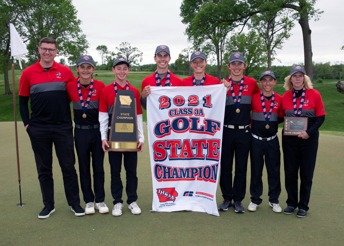 IHSAA's tweet photo. We have two Iowa winners among @NFHS_Org's 2020-21 National Coaches of the Year! Congratulations to Gilbert's Holly Lester for being named the boys' golf coach of the year, and Washington's Leonard Kull for girls' golf! 
🔗https://t.co/BiKsQHUwIy https://t.co/uCS9hQt2es