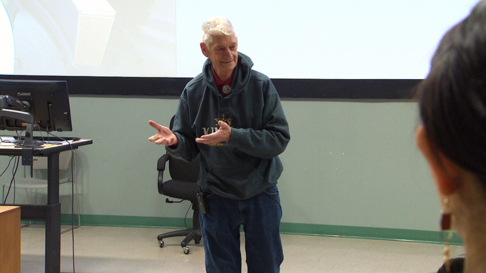 This #WhyGeriatricsWednesday, we're sharing an event by the Schulich GIG with Mr. Ron Robert, who candidly shared his experience with Alzheimer disease with students in 2019. His message: “As doctors, two key words are kindness and patience.”

Read more: ow.ly/7atR50HsNoW