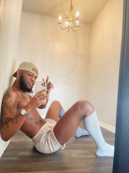 Watch 🦋's leaked NSFW photo on TwXstars