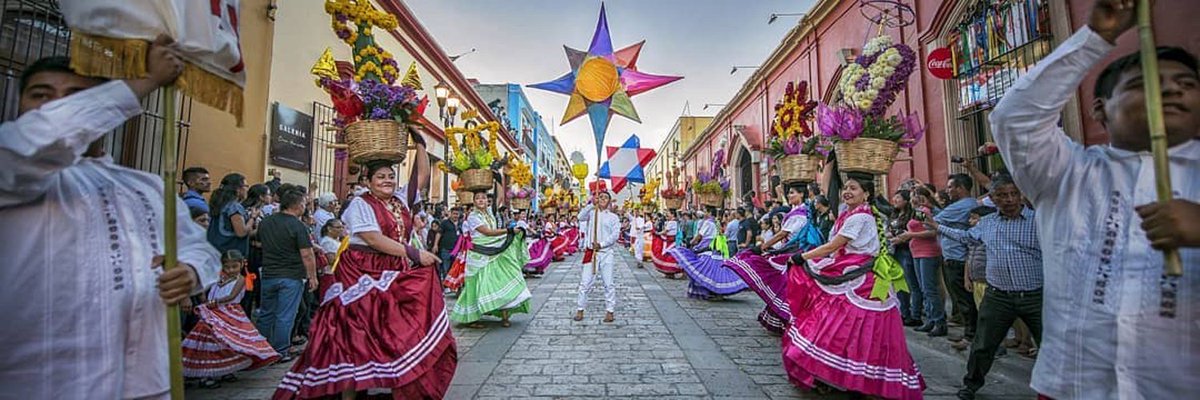 MiradasViajeras's tweet photo. 📺#MVMagTVFITUR22

La fiesta #Guelaguetza surge a raíz de un temblor que derribo casi toda la ciudad, derivado de esto celebramos la hermandad
@JuanCRiveraC @Oaxtravel 

Producido por @RVEDIPRESS para @negocios_tv en el 125 de @MovistarPlus 
👇#Directo  
https://t.co/7XpgUoE4gm https://t.co/AnApy39Pw6
