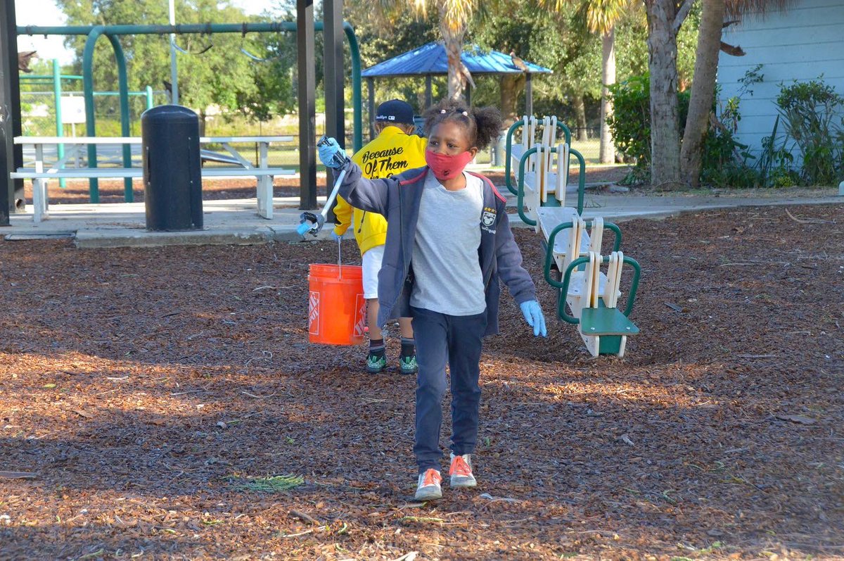boyntonbeachrec's tweet photo. Many thanks to the dedicated volunteers who participated in Monday’s Day of Service Cleanup! Together, they removed 435 pounds of trash from the Heart of Boynton. Thank you for making a difference! #WeMakeLifeFun #Cleanup #Volunteers https://t.co/RI1vSEEpAF