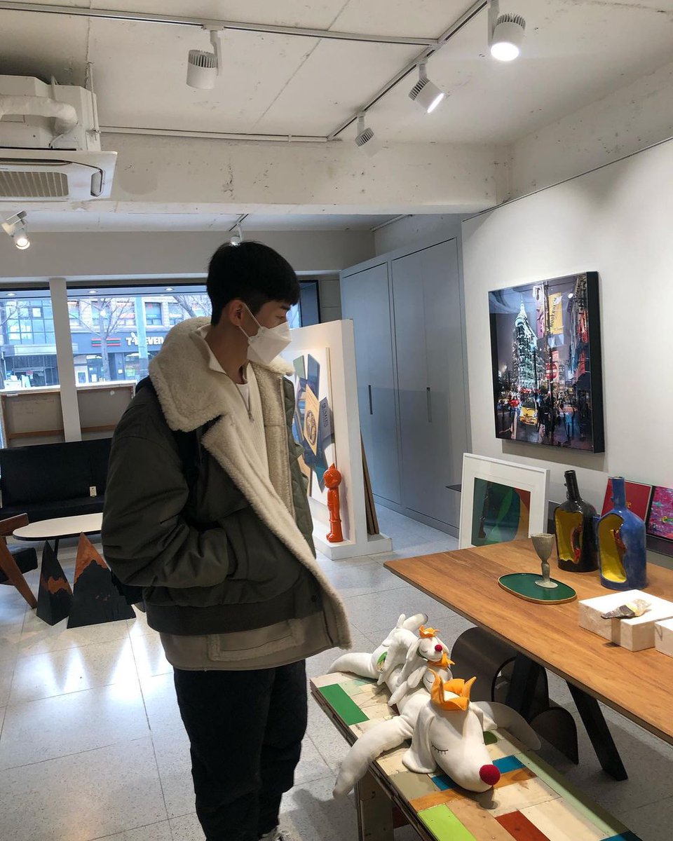 S_EUNGWOO's tweet photo. Captured by my sister. https://t.co/s4o0k5pp9O