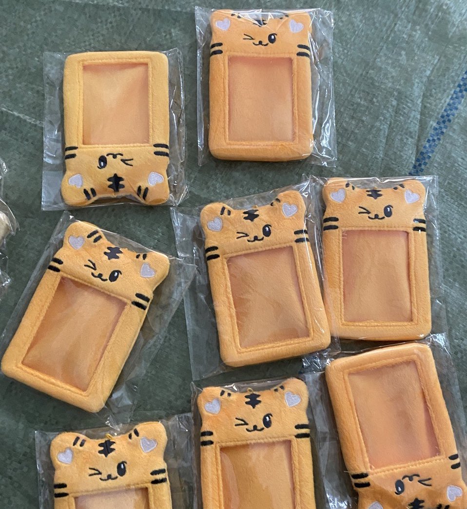 รี+ฟอล สุ่มแจกเฟรมเสือ1ชิ่น
Pre เฟรมการ์ด หมี,เสือ,กระต่าย (มีที่ห้อยแถมให้)
🖐🏼ราคา199 มัดจำ99

📮ค่าส่ง35/55
🧈สนใจเดมเลยน้า
ปิดรับ05/02 รอของประมาณ15-25วัน
#ตลาดนัดsanrio #ตลาดนัดnct #ตลาดนัดENHYPEN #เฟรมการ์ด