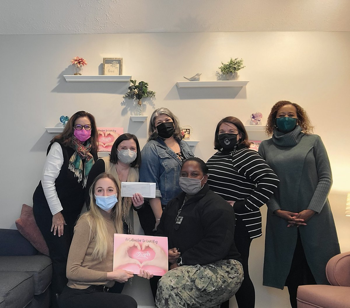 H4TG_org's tweet photo. Thank you to the Helicopter Sea Combat Squadron (HSC-9) for going beyond pink for the girls! https://t.co/ZXE1SAtyzn