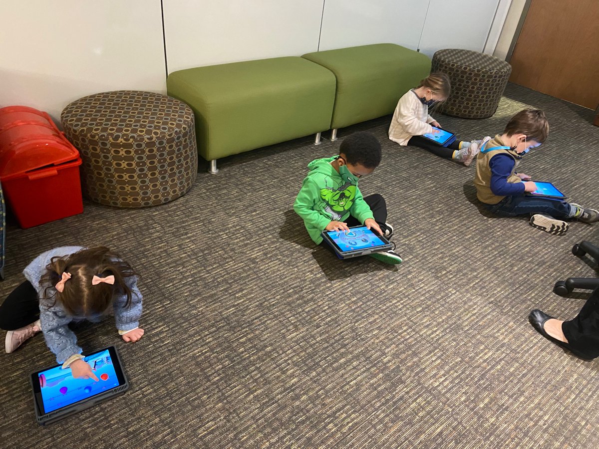 <a href="/TrinityBears/">Gale Weber</a> are having the best time exploring apps in the Idea Lab #trinitylearns