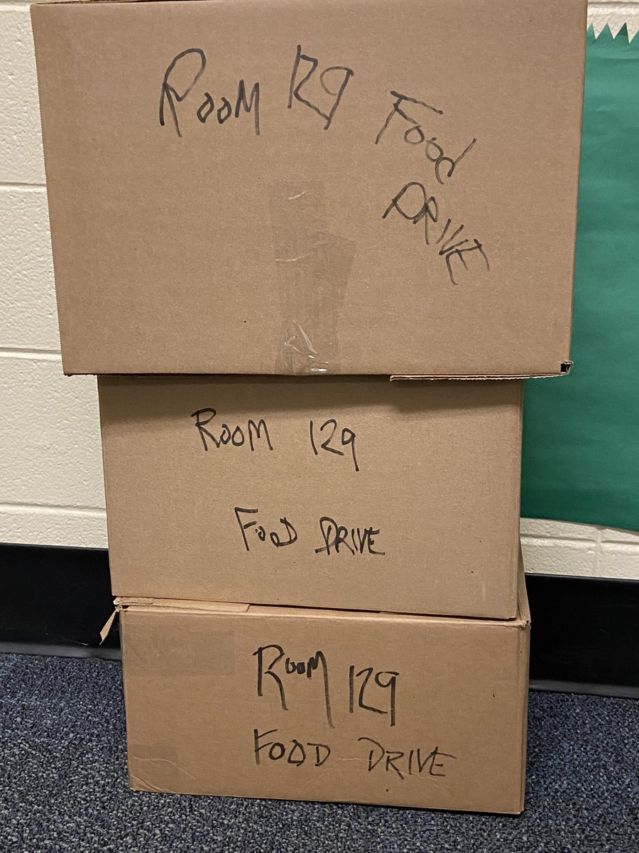 vandesampel77's tweet photo. #Room129 doin our part…. #FoodDrive #IChallengeYou #FeelsGoodToDoGood #5thGradeFun @HanoverHuskies https://t.co/LI3OvZBQwU