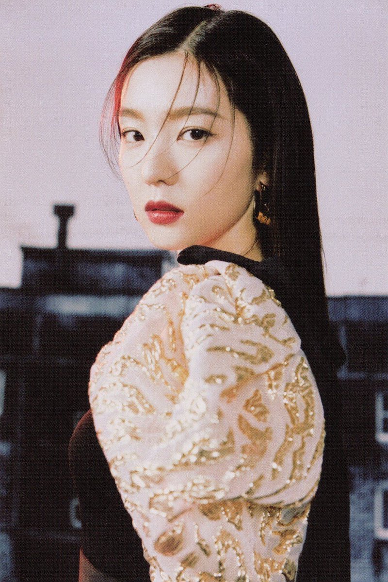 withloverene's tweet photo. @ofLesReines Splendid evening, ladies. 🖤 Hello, I'm Bae Irene. I am the oldest of Red Velvet and I am here trying my luck to register myself as a part of this magnificent family and I hope you guys could consider me as a part of yours. Thank you in advance! https://t.co/GCgJ2nR1tI
