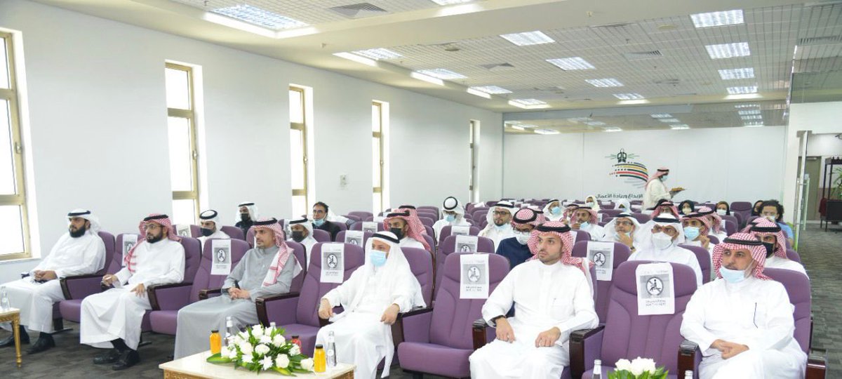 kauedu_sa's tweet photo. معالي رئيس #جامعة_الملك_عبدالعزيز                     أ.د. عبدالرحمن اليوبي يلتقي معالي نائب وزير الاتصالات وتقنية المعلومات المهندس هيثم العوهلي الذي زار الجامعة للإطلاع على معسكر طويق ومركز الابداع وريادة الأعمال .
@mohe_sa https://t.co/D2SwQ8TqcP