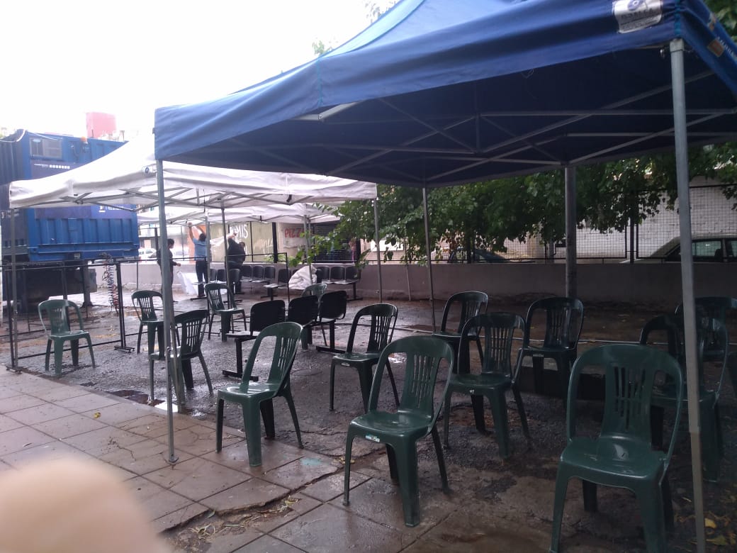 toniolo_marcela's tweet photo. Cómo cada día , el Equipo de Salud abre las puertas de distintos puntos de testeo para recibir a los vecinos .
Orientando, informando y realizando seguimiento de los casos.
#GestiónCercana
#SeguimosCuidandonos
#Cap10
#Cap11
#Cap1
#Cap5
✅✅✅💪😷😷💪🏼 https://t.co/LFsWAzvvAc