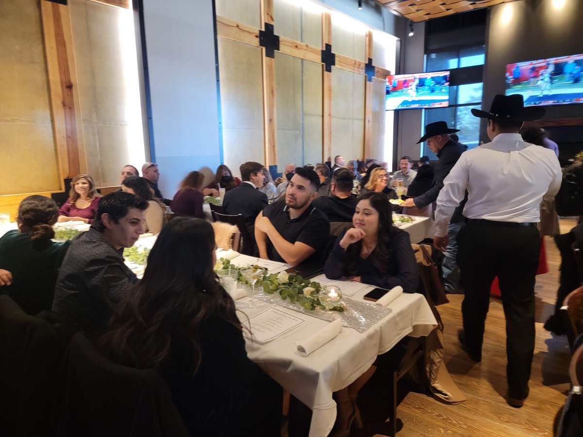 Stone_Werks's tweet photo. Beautiful Wedding reception at our Culebra location! 🥂
.
Thank you for letting us be part of your special day Mr. &amp; Mrs. Treviño 🥰💍
.
#stonewerks #sanantoniotexas #privateevents #specialday #wedding #satx #culebracommons https://t.co/ZDTtu5hyCb