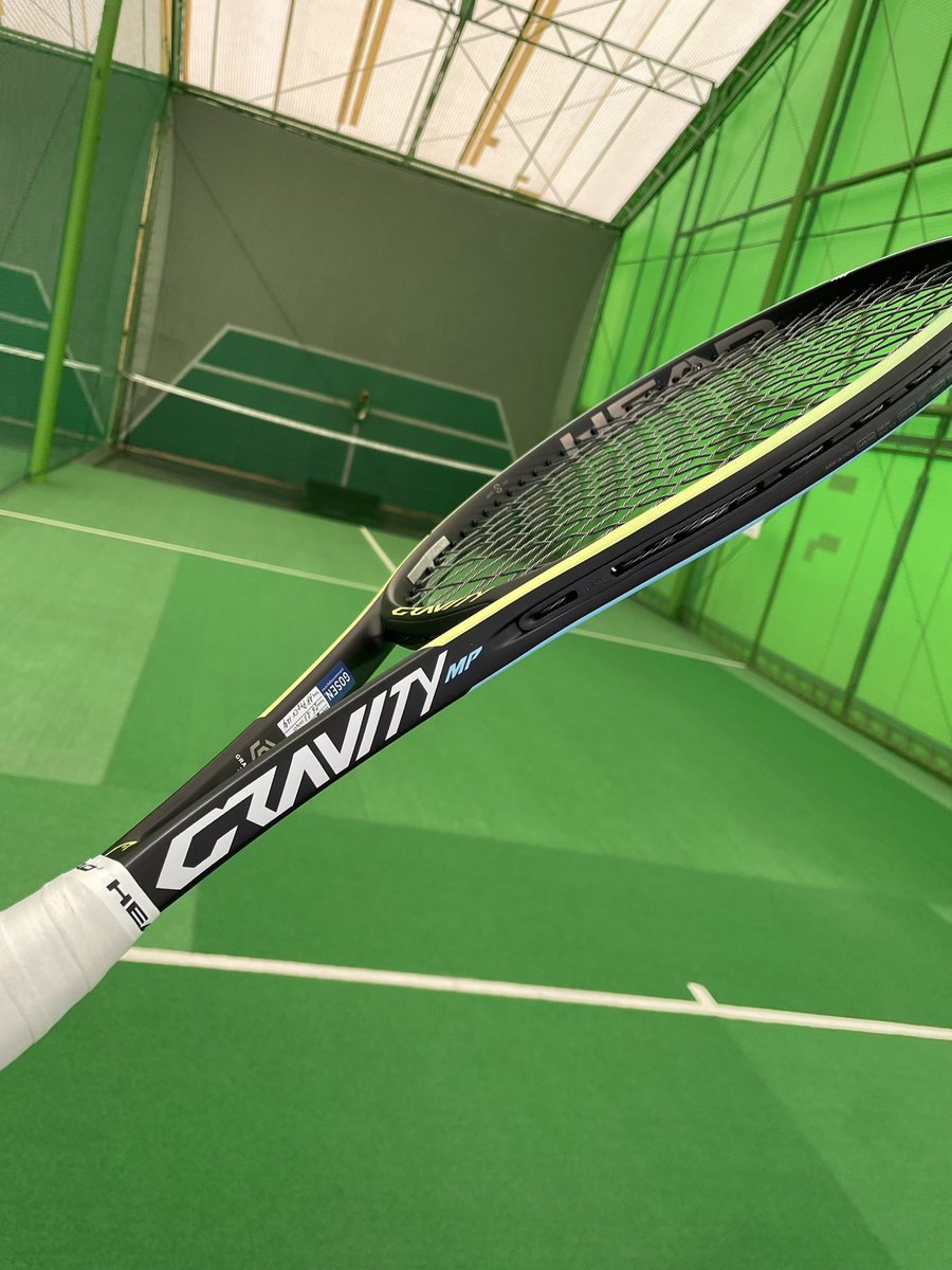 nana_tkhs0128's tweet photo. 久しぶりにHEADのGRAVITY MP🎾
属性→しなるラケット。ですね💡

スタイルが良い感じに盛れてるアングルで撮れたと思う。笑
#TikTok https://t.co/vFcoPIRP8g

#テニス #tennis #테니스
@head_tennis 
@JapanHead https://t.co/uOG1z0Veje