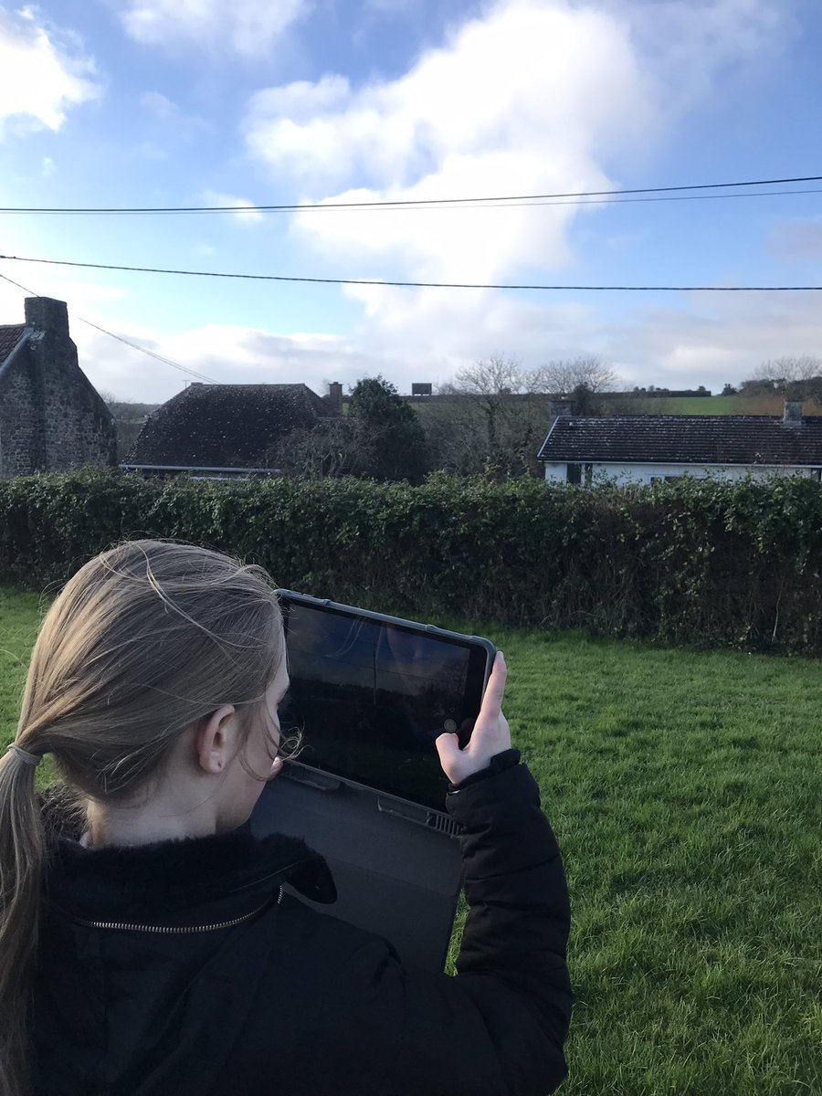 ysgolyddraig's tweet photo. #YYDcaerffili #YYDcaerdydd #YYDhafren using our local community to capture landscapes to help us paint in the style of Kyffin Williams #YYDexpressive #YYDcreativity #YYDcommunity https://t.co/s281qNotSn
