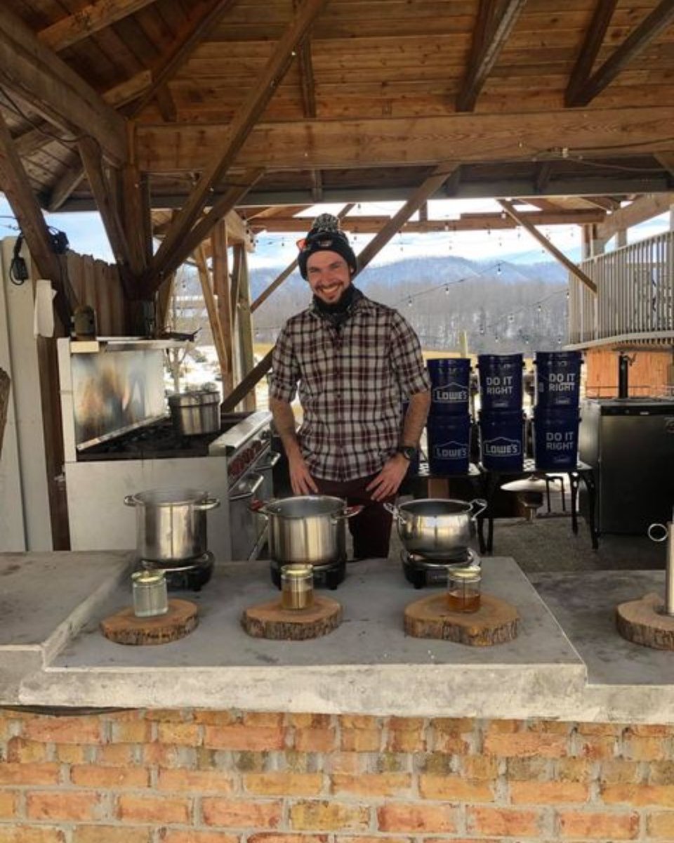 BeliveauFarm's tweet photo. We can't wait to teach you all about the sap to syrup process! Our first weekend of Maple Month is February 5&amp;6, come on out to the farm for food, beer, wine, hiking, and sweet treats! #beliveaufarm #vaisforwinelovers #blueridgeday #gotomontva https://t.co/2rsxtzxgAb