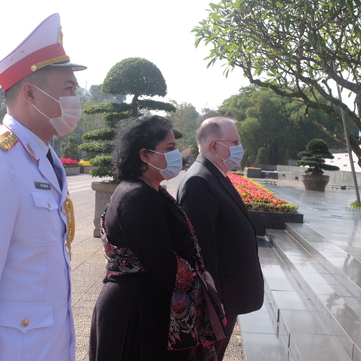 Ambassador of the Islamic Republic of Pakistan visits Ho Chi Minh Mausoleum to pay her homage to the great Vietnamese leader and to start the Golden Jubilee Celebrations of Pakistan-Vietnam Diplomatic relations.