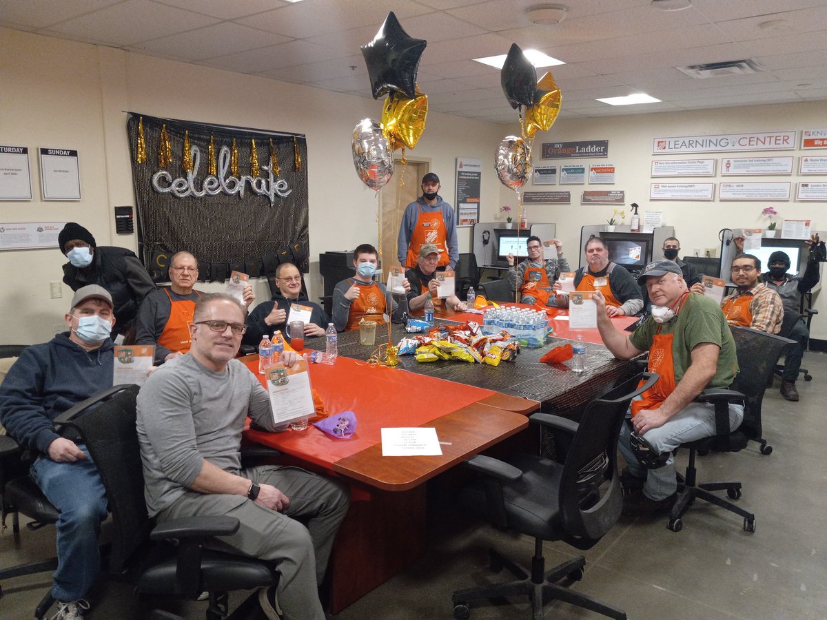 MGlambos's tweet photo. 0963 " Freight Appreciation Award Night " D38 Thanks team for all you do every night . Best team in the district. @0963SM_Charlie @LourdesPerry https://t.co/jpCDRegGv2