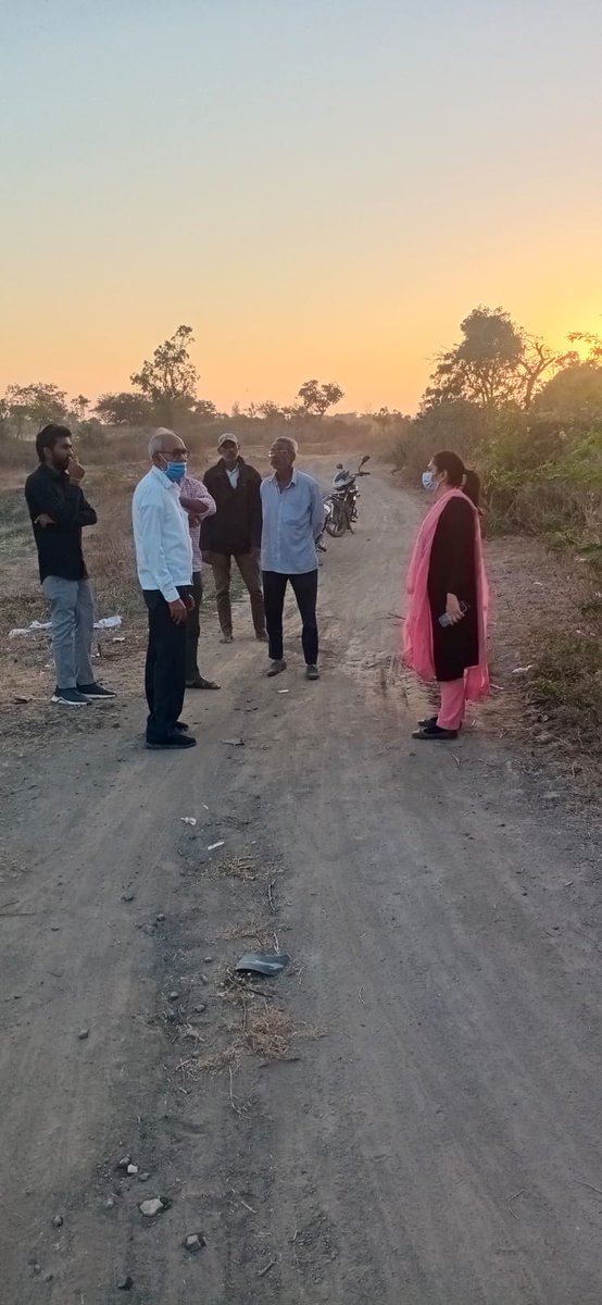 mamvisavadar's tweet photo. તા. 18/01/2022 શોભાવડલા લશ્કર  ગામે  તથા આજ રોજ બરડિયા ગામે ખેડૂતો ના રસ્તાના પ્રશ્ન બાબતે મામલતદાર કોર્ટ એક્ટ અન્વયે સ્થળ મુલાકાત કરી.@sdmvisavadar @collectorjunag https://t.co/enrJT6amaK