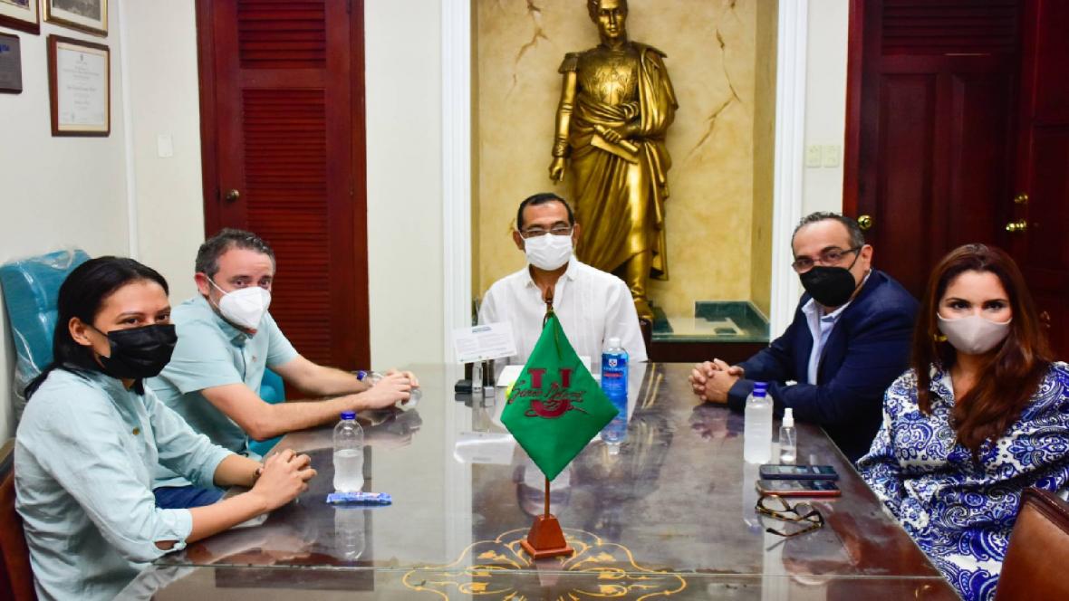 elheraldoco's tweet photo. Presentan enjuague bucal ‘made in’ Barranquilla que inactiva la covid-19.
➡ https://t.co/tQlVEMyBeu https://t.co/hvXhCaRh44