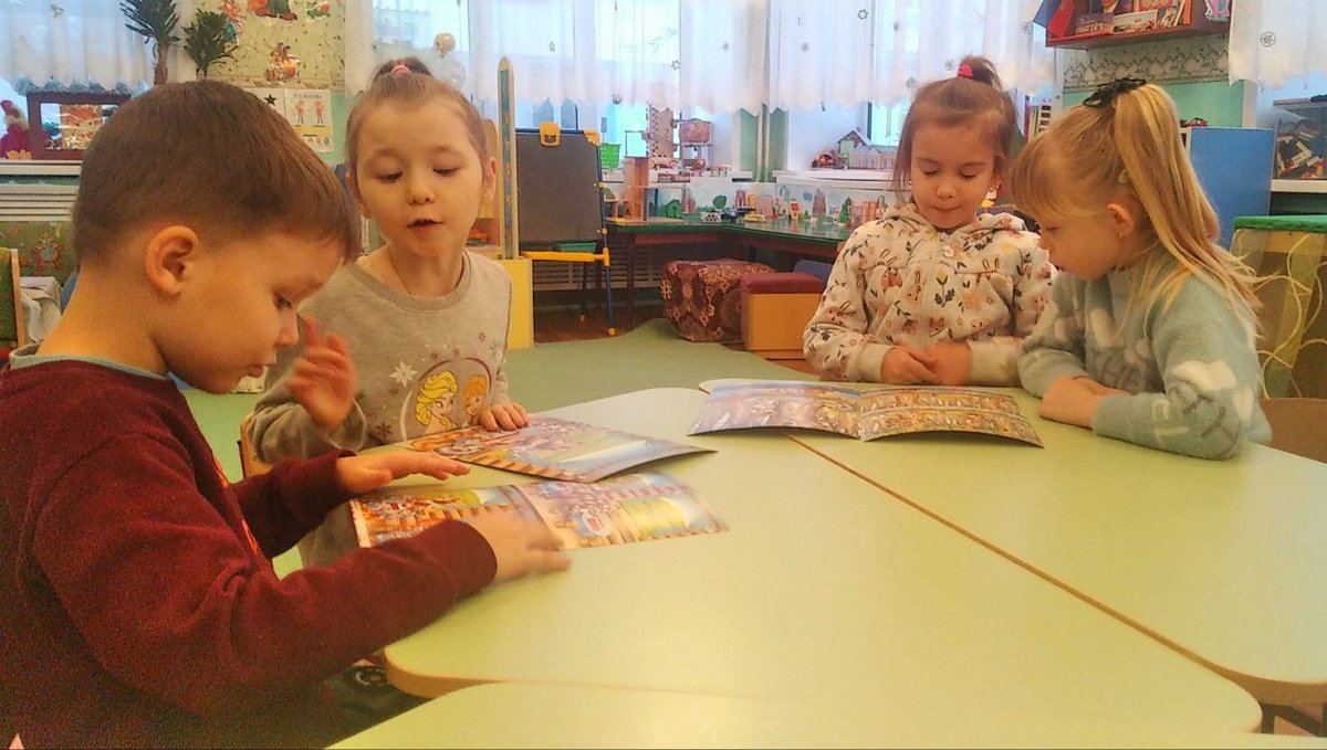 MariMirZ's tweet photo. Упражнения в рассказывании по серии сюжетных картинок помогают ребятам выстраивать связанные  в логической и временной последовательности высказывания. 
Занятие по речевому развитию в разн��возрастной группе "Непоседы". https://t.co/SB1yLRPxUP