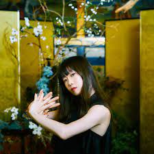 WORLDMUSICAWARD's tweet photo. Japanese Superstar #Aimer lands at #1 on the Oricon Weekly Singles Chart with her amazing track #Zankyosanka / #AsagaKuru (#Morningiscoming)!💪👩‍🎤🌟💥🥇🇯🇵👑❤️
https://t.co/voIKiI1GUN https://t.co/n4XgJkH5vj
