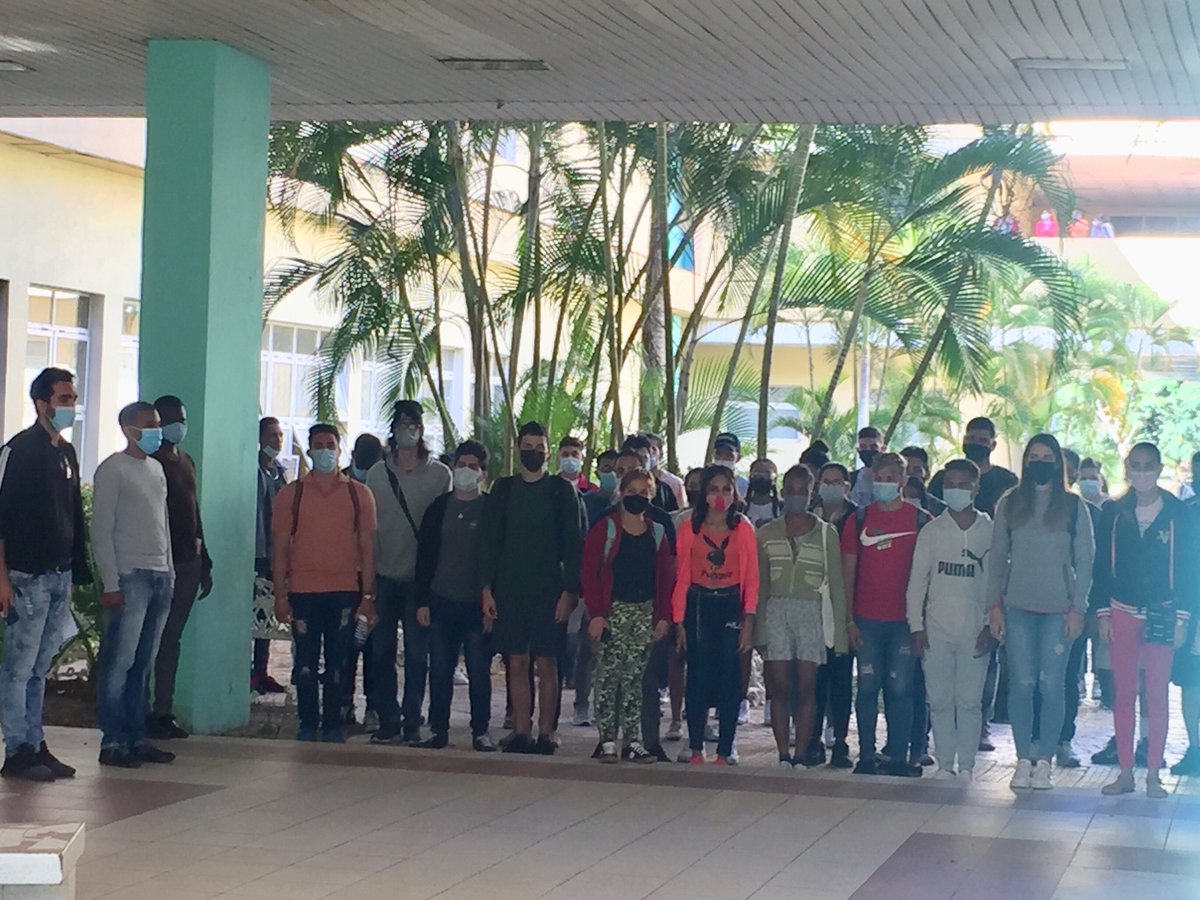 FEUDragones's tweet photo. Queda inaugurado la Fórum de Historia en la Facultad 3 de la @universidad_uci @feu_uci @rcasanova01 @raydelmp @AnaMarys8 
#cuba #historia #ForumHistoriaUci https://t.co/lvk6pDPNtJ