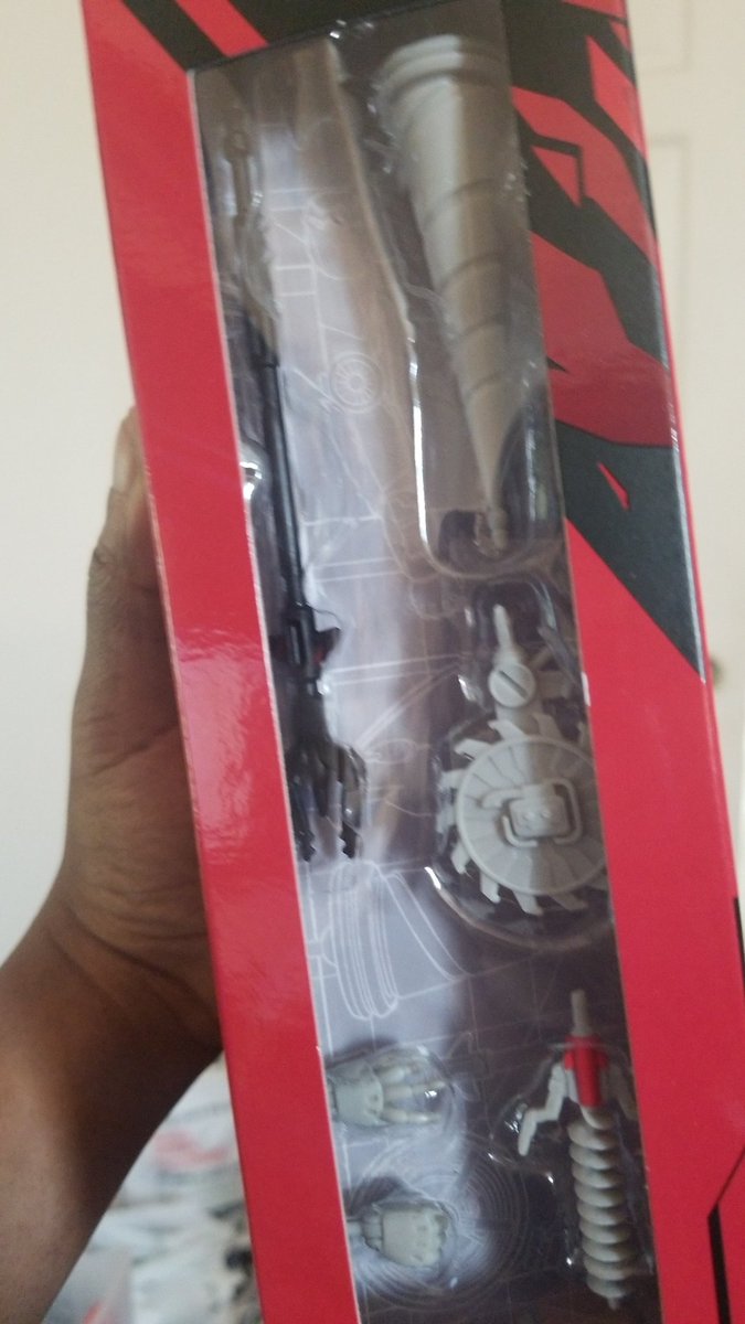 MurderBengal's tweet photo. Look who came in the mail yesterday 👀 #transformers #transformersred #knockout #tf #tfred #robotenhanceddesign #transformersprime #tfp #actionfigure #actionfigures https://t.co/zlVaqSJgBt