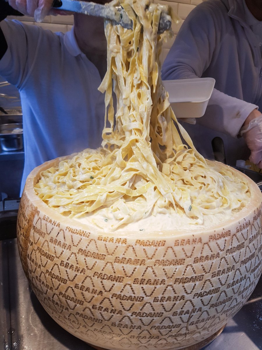 Missguided's tweet photo. Happy National Cheese Lovers Day😍 In a wheel, toastie, pasta and even better, on a pizza - cheese, we love you🧀❤️ https://t.co/ABUMboSXAy