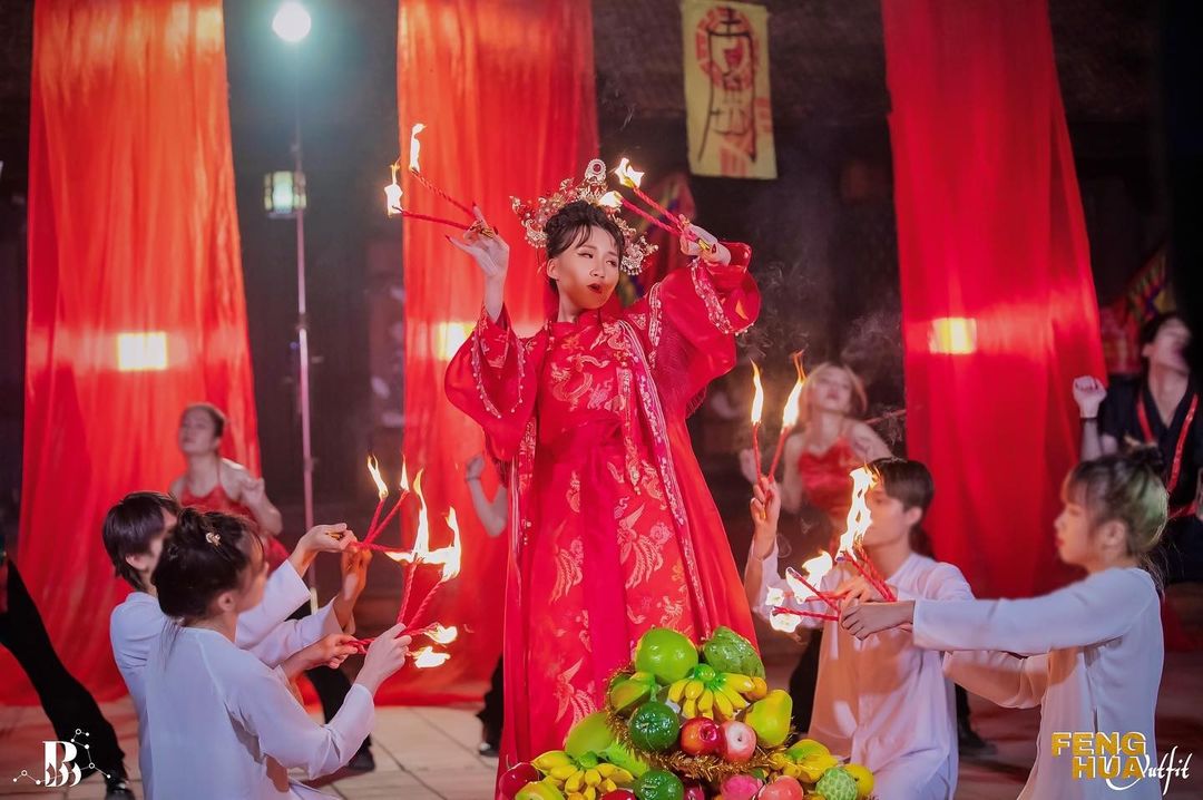 all_about_bwild's tweet photo. [SPECIAL PHOTOS] GIEO QUẺ - HOÀNG THUỲ LINH &amp; ĐEN DANCE BY B-WILD 

📹 : https://t.co/pBg47E0Qmj 

#bwild #gieoque #hoangthuylinh #den https://t.co/6zqXAbbqWy