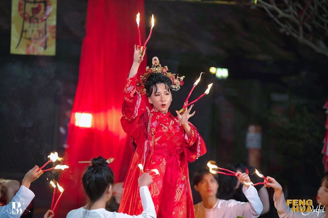 all_about_bwild's tweet photo. [SPECIAL PHOTOS] GIEO QUẺ - HOÀNG THUỲ LINH &amp; ĐEN DANCE BY B-WILD 

📹 : https://t.co/pBg47E0Qmj 

#bwild #gieoque #hoangthuylinh #den https://t.co/6zqXAbbqWy